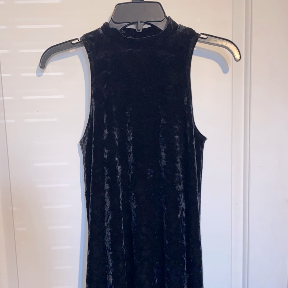 Crushed velvet sleeveless dress